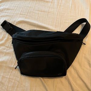 Lululemon fanny pack